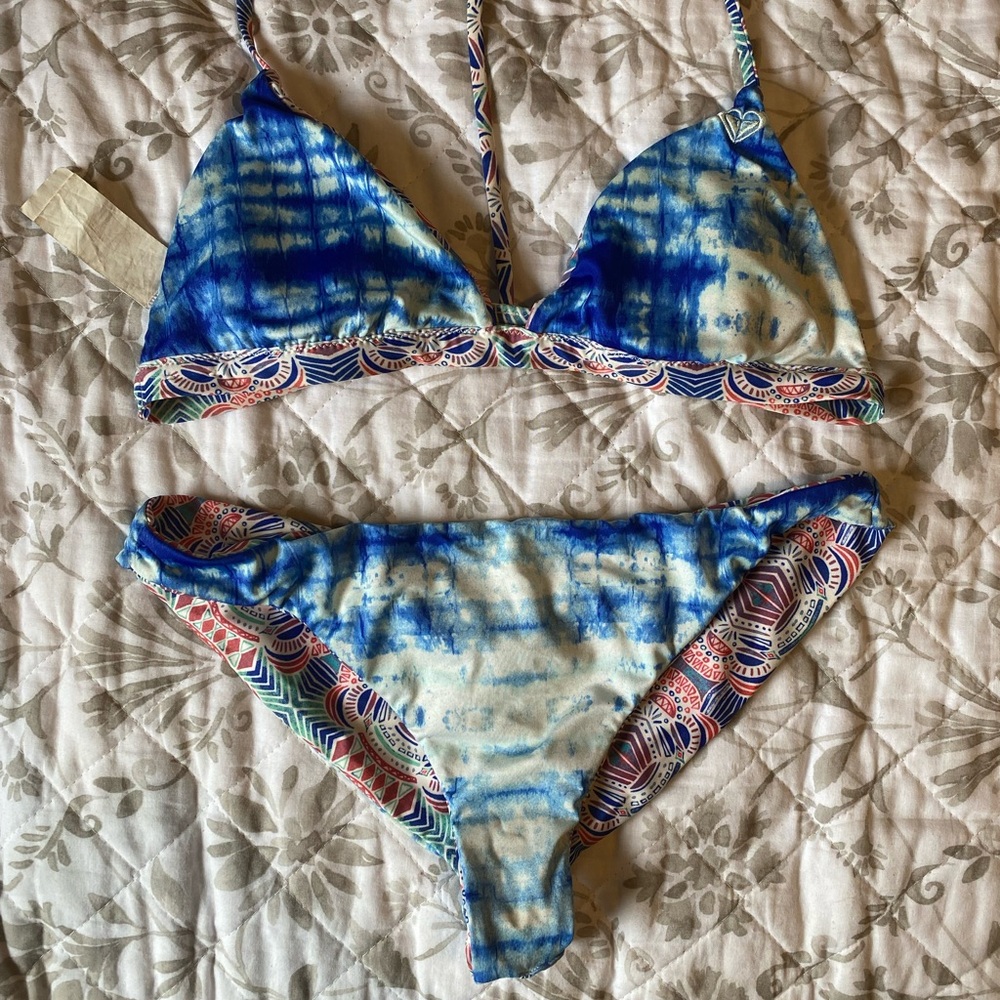 Roxy Reversible Pattern Bikini - Picture 5 of 5